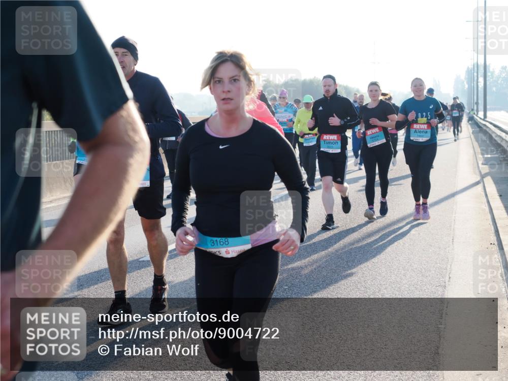 03.10.2025 - Köhlbrandbrückenlauf Fabian Wolf http://msf.ph/oto/9004722 03.10.2025 09:18:51 Position 3 3168, 3515, 3724, 025, 1460 meine-sportfotos.de