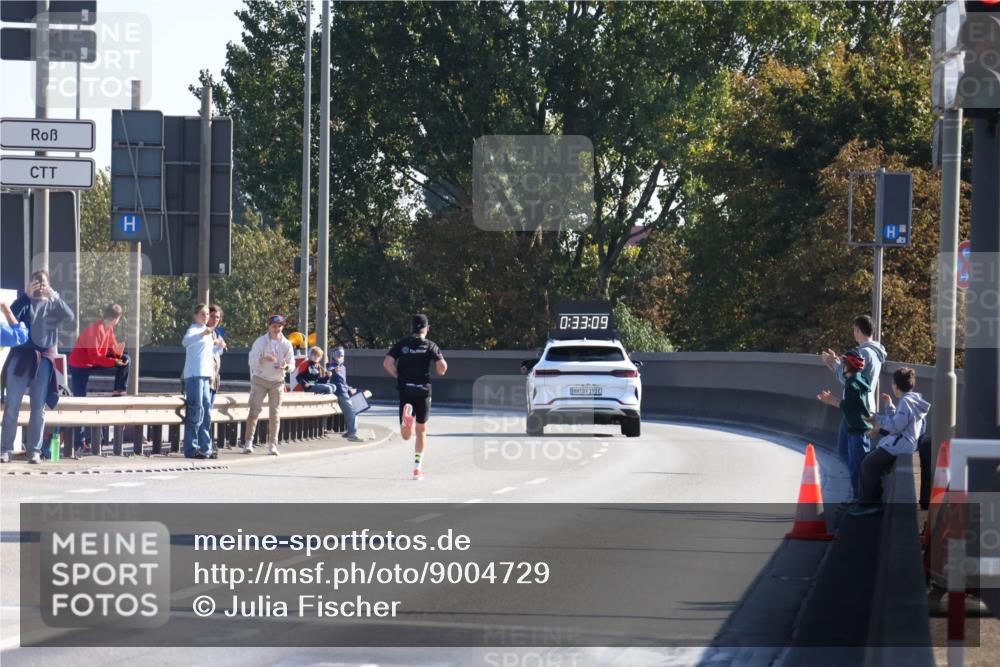 03.10.2025 - Köhlbrandbrückenlauf Julia Fischer http://msf.ph/oto/9004729 03.10.2025 12:33:10 Position 3 0, 33, 09, 193 meine-sportfotos.de