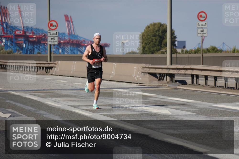 03.10.2025 - Köhlbrandbrückenlauf Julia Fischer http://msf.ph/oto/9004734 03.10.2025 12:35:11 Position 3 12, 5, 12, 5 meine-sportfotos.de