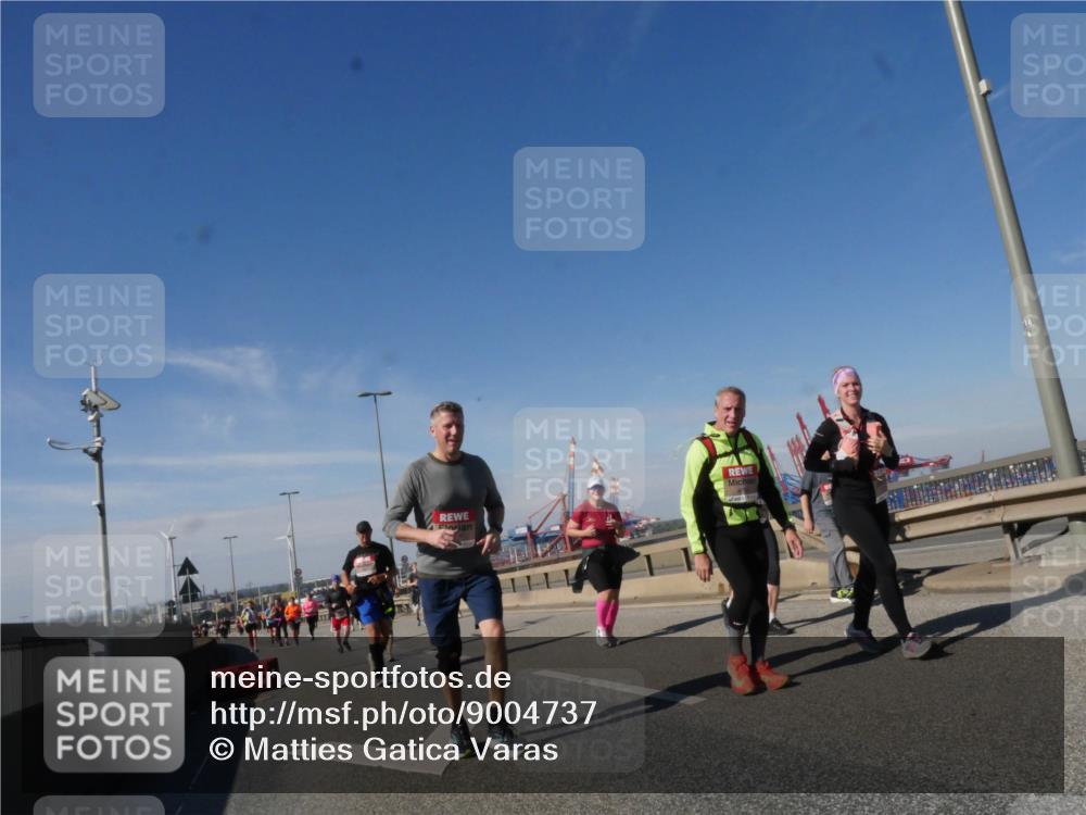 03.10.2025 - Köhlbrandbrückenlauf Matties Gatica Varas http://msf.ph/oto/9004737 03.10.2025 12:58:35 Position 2  meine-sportfotos.de