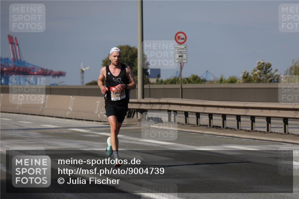 03.10.2025 - Köhlbrandbrückenlauf Julia Fischer http://msf.ph/oto/9004739 03.10.2025 12:35:13 Position 3 6610, 12, 5 meine-sportfotos.de