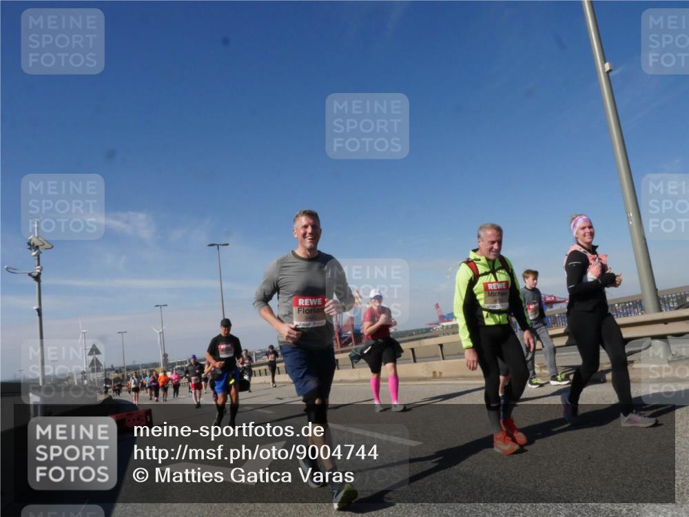 03.10.2025 - Köhlbrandbrückenlauf Matties Gatica Varas http://msf.ph/oto/9004744 03.10.2025 12:58:35 Position 2 5442 meine-sportfotos.de