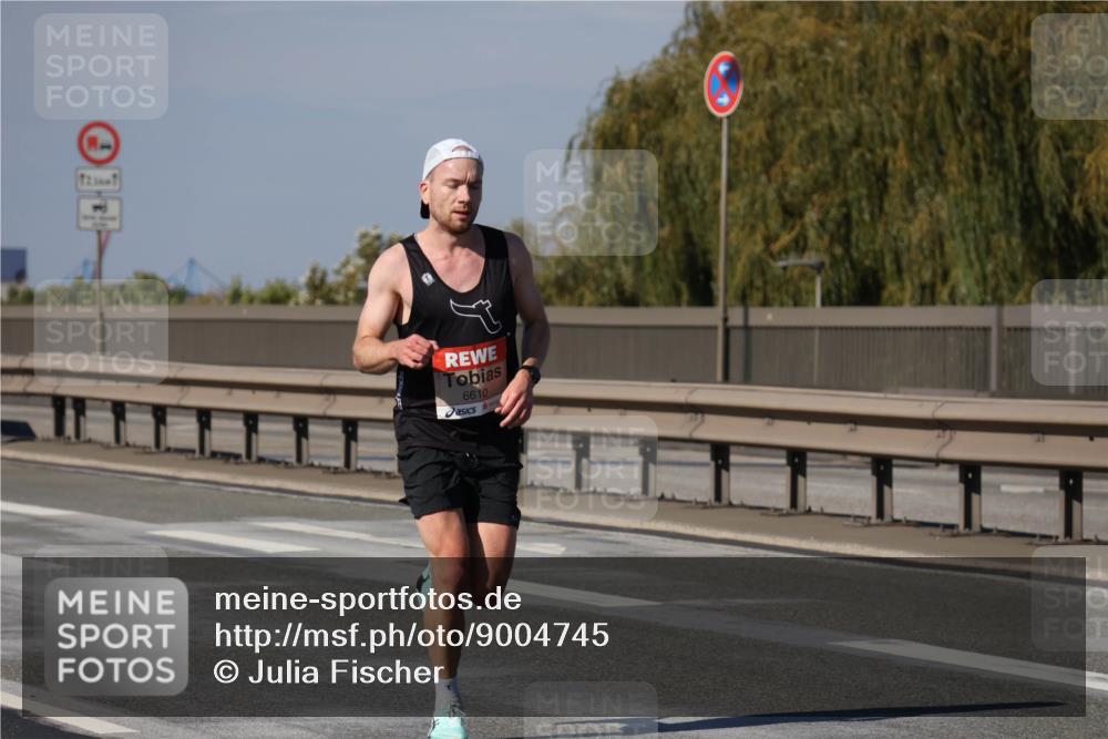 03.10.2025 - Köhlbrandbrückenlauf Julia Fischer http://msf.ph/oto/9004745 03.10.2025 12:35:15 Position 3 121, 6610 meine-sportfotos.de