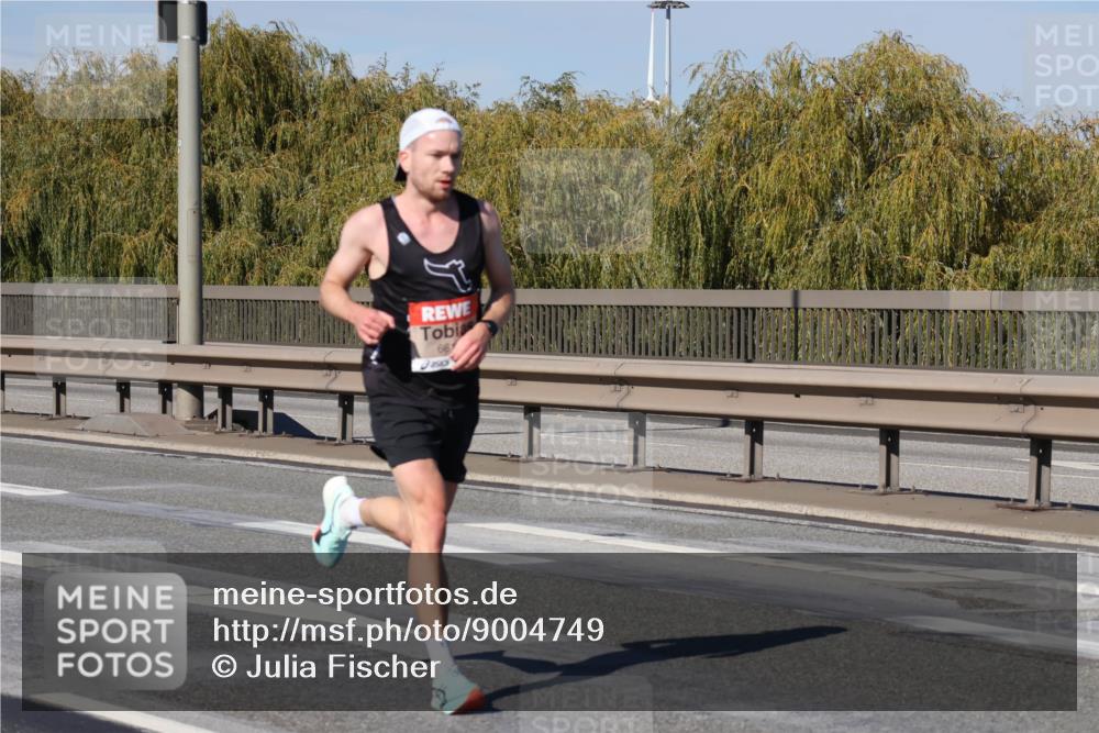 03.10.2025 - Köhlbrandbrückenlauf Julia Fischer http://msf.ph/oto/9004749 03.10.2025 12:35:17 Position 3 66 meine-sportfotos.de
