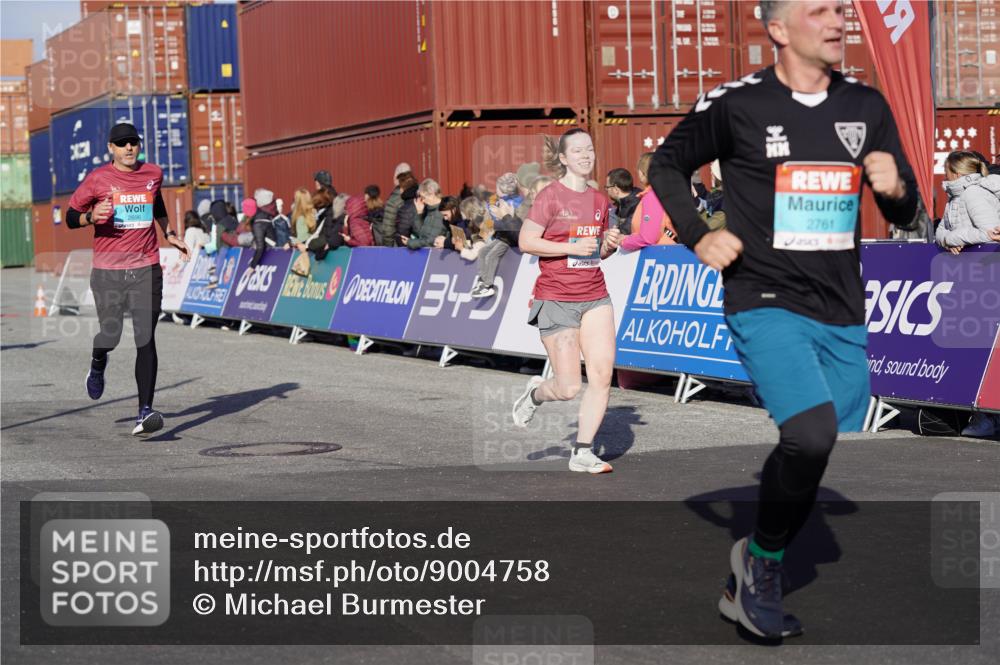 03.10.2025 - Köhlbrandbrückenlauf Michael Burmester http://msf.ph/oto/9004758 03.10.2025 10:07:25 Ziel 1148, 1410, 1774, 2696, 2761, 3300, 3425, 3426, 3497 meine-sportfotos.de