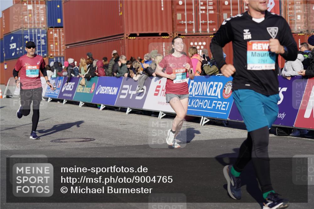 03.10.2025 - Köhlbrandbrückenlauf Michael Burmester http://msf.ph/oto/9004765 03.10.2025 10:07:25 Ziel 1148, 1410, 1774, 2696, 2761, 3300, 3425, 3426, 3497 meine-sportfotos.de