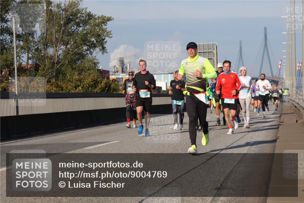 03.10.2025 - Köhlbrandbrückenlauf Luisa Fischer http://msf.ph/oto/9004769 03.10.2025 10:46:27 Position 3  meine-sportfotos.de