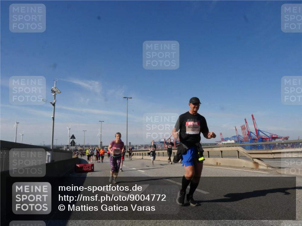 03.10.2025 - Köhlbrandbrückenlauf Matties Gatica Varas http://msf.ph/oto/9004772 03.10.2025 12:58:38 Position 2 5211 meine-sportfotos.de