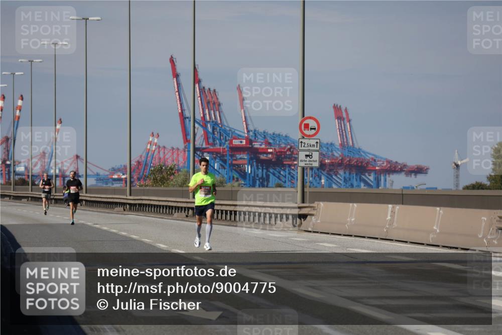 03.10.2025 - Köhlbrandbrückenlauf Julia Fischer http://msf.ph/oto/9004775 03.10.2025 12:35:46 Position 3 12, 5 meine-sportfotos.de