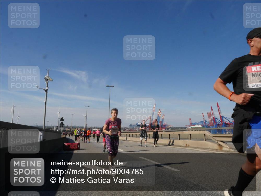 03.10.2025 - Köhlbrandbrückenlauf Matties Gatica Varas http://msf.ph/oto/9004785 03.10.2025 12:58:39 Position 2 5 meine-sportfotos.de