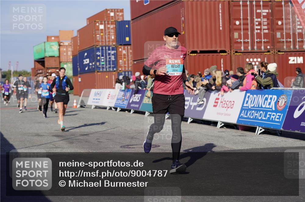 03.10.2025 - Köhlbrandbrückenlauf Michael Burmester http://msf.ph/oto/9004787 03.10.2025 10:07:27 Ziel 1014, 1148, 1410, 1532, 1764, 1774, 1886, 2696, 2761, 2807, 3425, 3426, 3497 meine-sportfotos.de