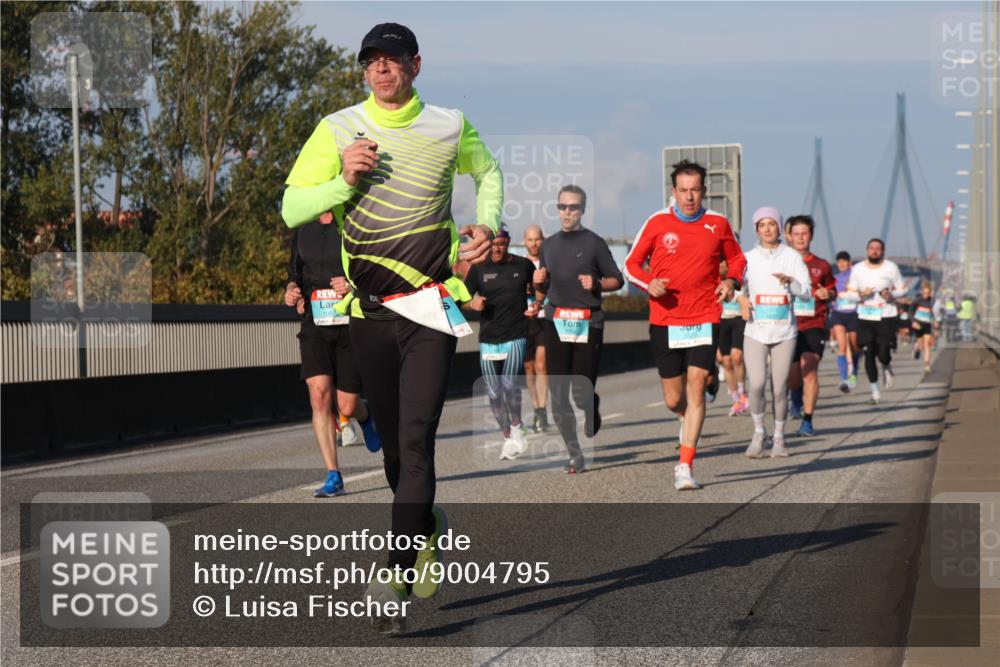 03.10.2025 - Köhlbrandbrückenlauf Luisa Fischer http://msf.ph/oto/9004795 03.10.2025 10:46:28 Position 3  meine-sportfotos.de