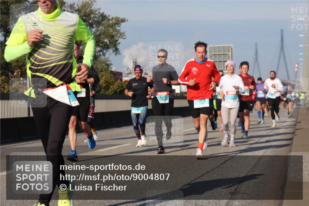 03.10.2025 - Köhlbrandbrückenlauf Luisa Fischer http://msf.ph/oto/9004807 03.10.2025 10:46:29 Position 3  meine-sportfotos.de