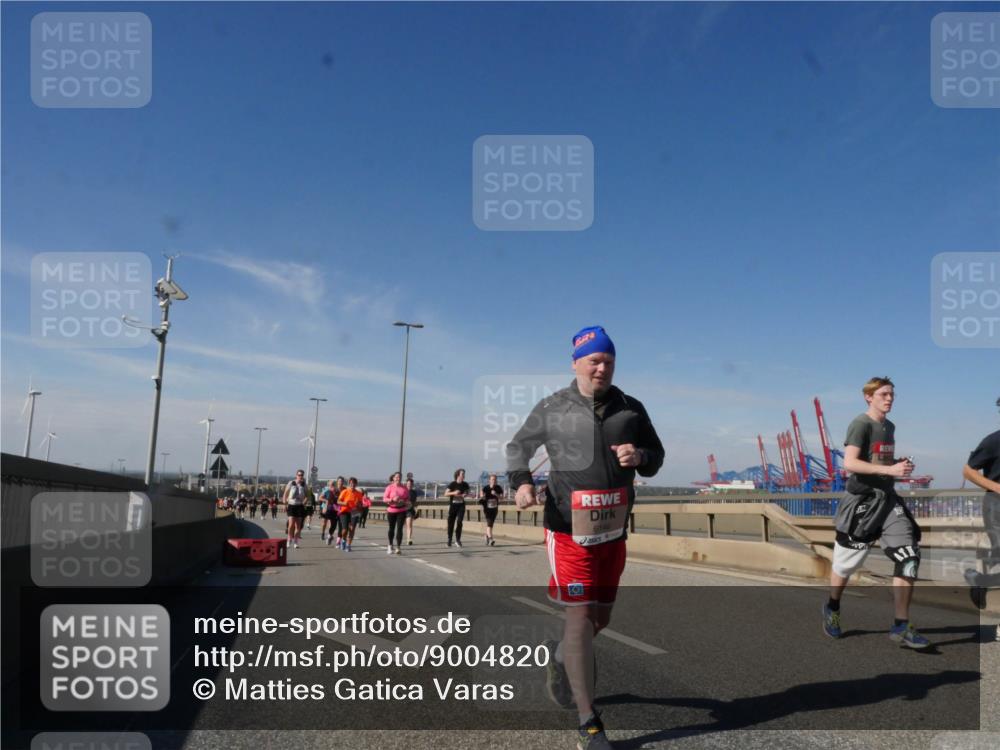 03.10.2025 - Köhlbrandbrückenlauf Matties Gatica Varas http://msf.ph/oto/9004820 03.10.2025 12:58:42 Position 2 1111, 6146 meine-sportfotos.de