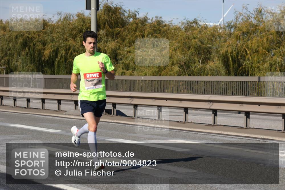 03.10.2025 - Köhlbrandbrückenlauf Julia Fischer http://msf.ph/oto/9004823 03.10.2025 12:35:57 Position 3 6280 meine-sportfotos.de