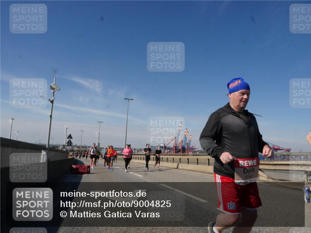 03.10.2025 - Köhlbrandbrückenlauf Matties Gatica Varas http://msf.ph/oto/9004825 03.10.2025 12:58:42 Position 2 6146 meine-sportfotos.de