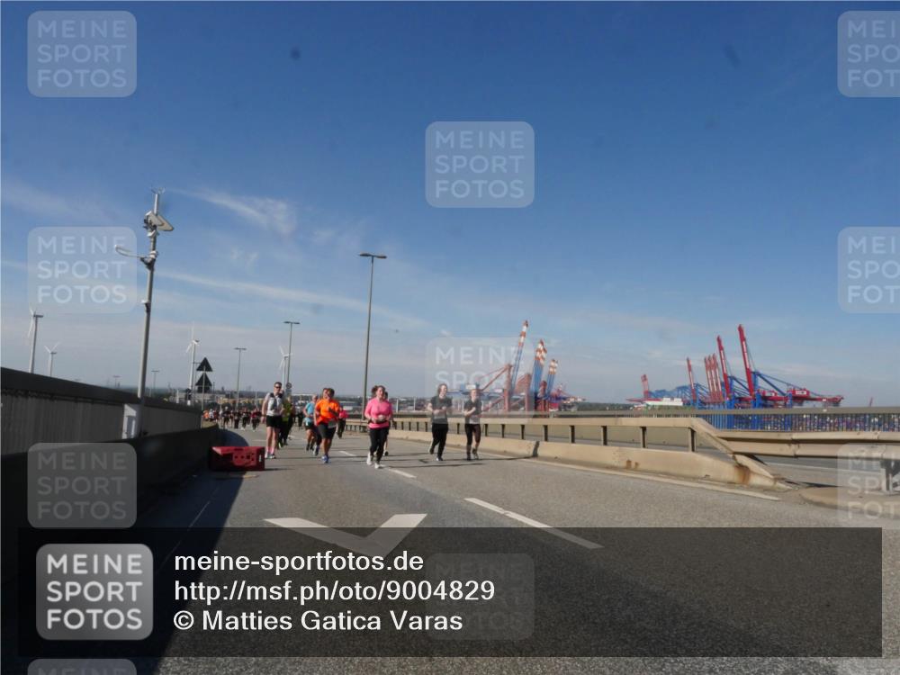 03.10.2025 - Köhlbrandbrückenlauf Matties Gatica Varas http://msf.ph/oto/9004829 03.10.2025 12:58:43 Position 2  meine-sportfotos.de