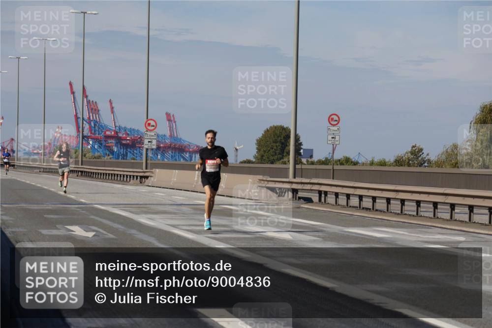 03.10.2025 - Köhlbrandbrückenlauf Julia Fischer http://msf.ph/oto/9004836 03.10.2025 12:36:03 Position 3 12, 5, 1, 12, 5 meine-sportfotos.de