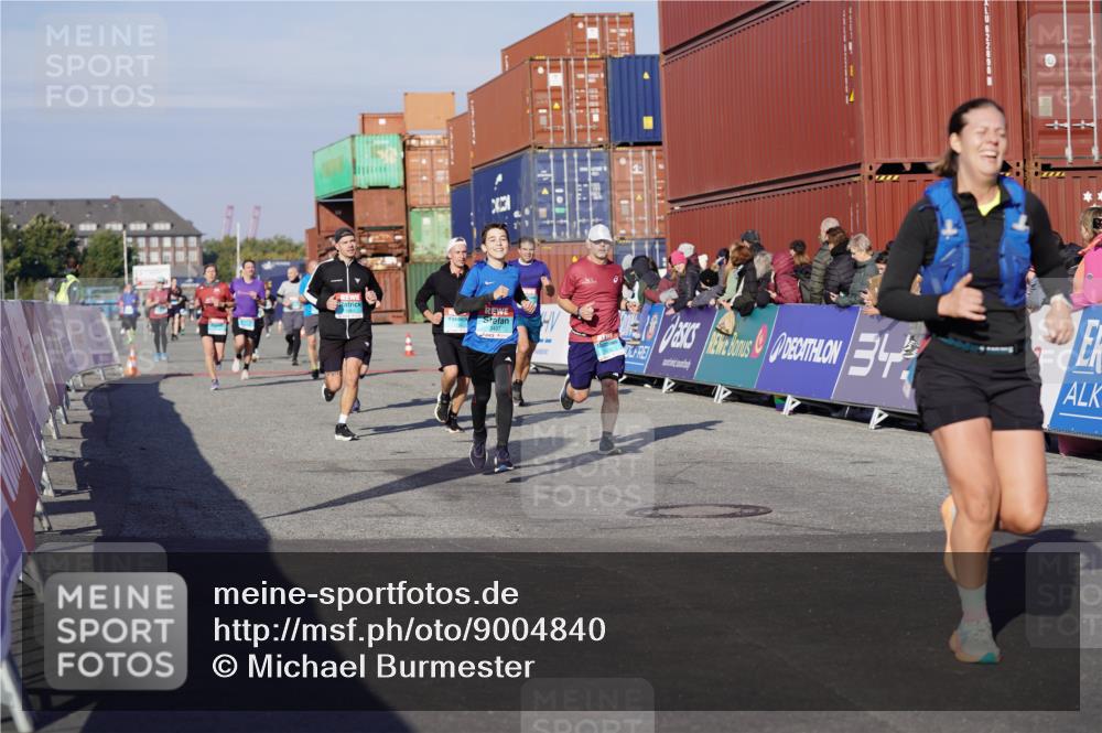 03.10.2025 - Köhlbrandbrückenlauf Michael Burmester http://msf.ph/oto/9004840 03.10.2025 10:07:29 Ziel 1014, 1363, 1410, 1532, 1764, 1774, 1886, 2696, 2761, 2807, 3425, 3426, 3497 meine-sportfotos.de
