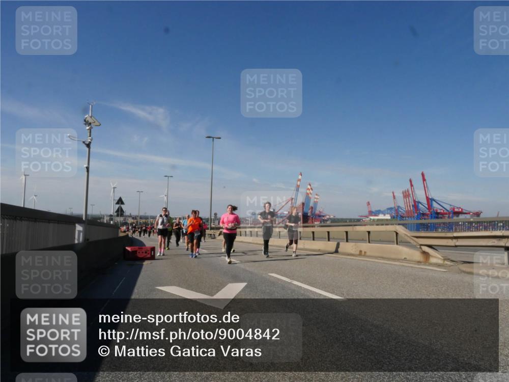 03.10.2025 - Köhlbrandbrückenlauf Matties Gatica Varas http://msf.ph/oto/9004842 03.10.2025 12:58:43 Position 2  meine-sportfotos.de