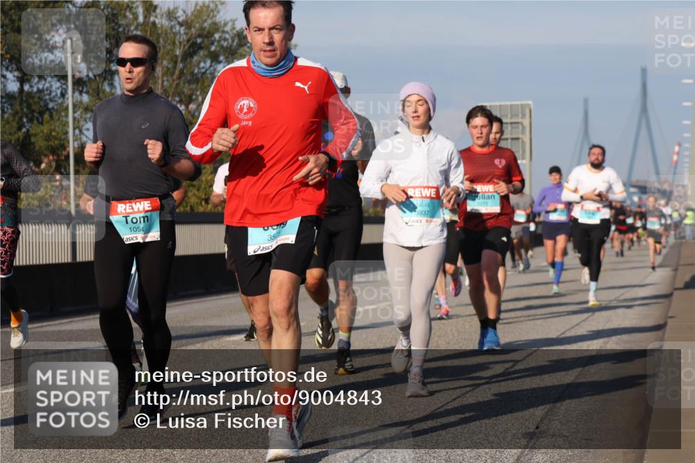 03.10.2025 - Köhlbrandbrückenlauf Luisa Fischer http://msf.ph/oto/9004843 03.10.2025 10:46:31 Position 3 1054, 3525, 3837, 1075 meine-sportfotos.de