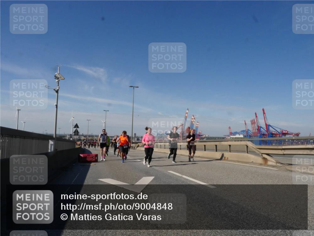 03.10.2025 - Köhlbrandbrückenlauf Matties Gatica Varas http://msf.ph/oto/9004848 03.10.2025 12:58:44 Position 2  meine-sportfotos.de