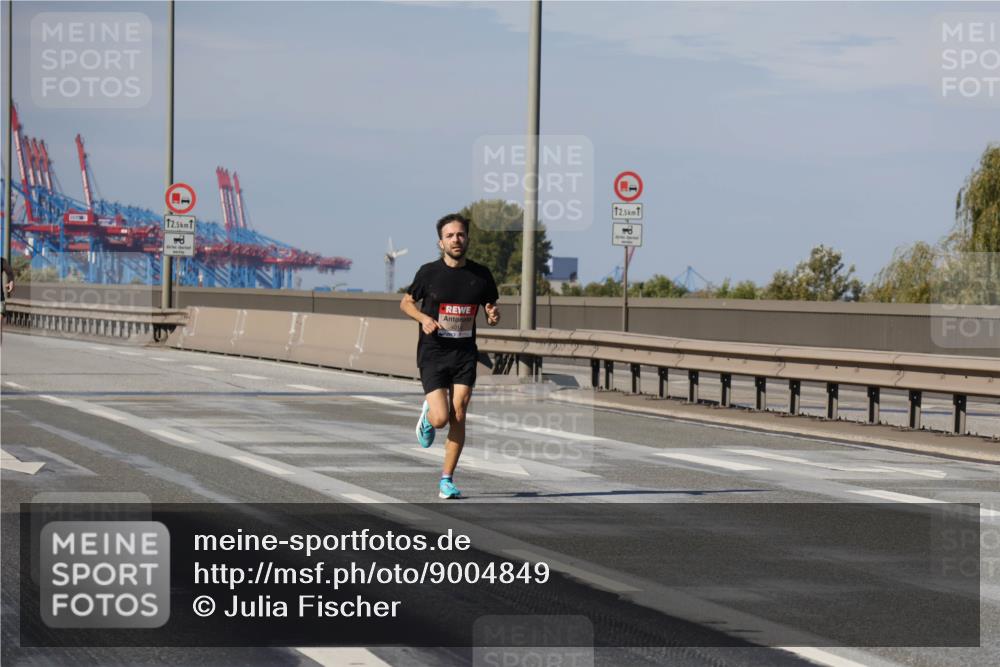 03.10.2025 - Köhlbrandbrückenlauf Julia Fischer http://msf.ph/oto/9004849 03.10.2025 12:36:04 Position 3 12, 5, 4010, 12, 5 meine-sportfotos.de