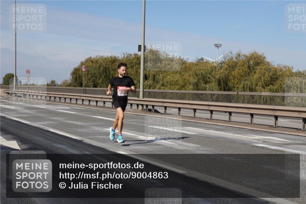 03.10.2025 - Köhlbrandbrückenlauf Julia Fischer http://msf.ph/oto/9004863 03.10.2025 12:36:08 Position 3  meine-sportfotos.de
