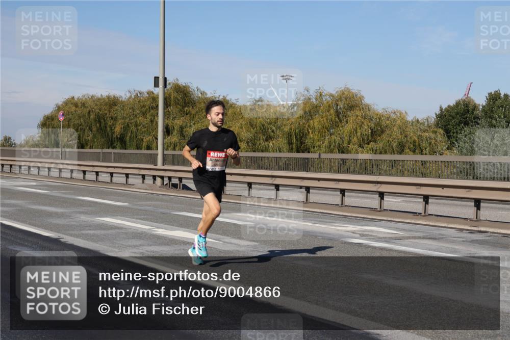 03.10.2025 - Köhlbrandbrückenlauf Julia Fischer http://msf.ph/oto/9004866 03.10.2025 12:36:08 Position 3  meine-sportfotos.de