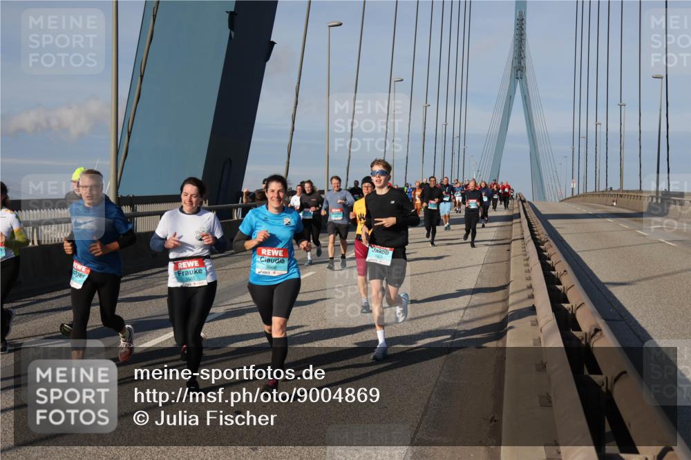03.10.2025 - Köhlbrandbrückenlauf Julia Fischer http://msf.ph/oto/9004869 03.10.2025 09:50:24 Position 2 3665, 3666, 1933 meine-sportfotos.de