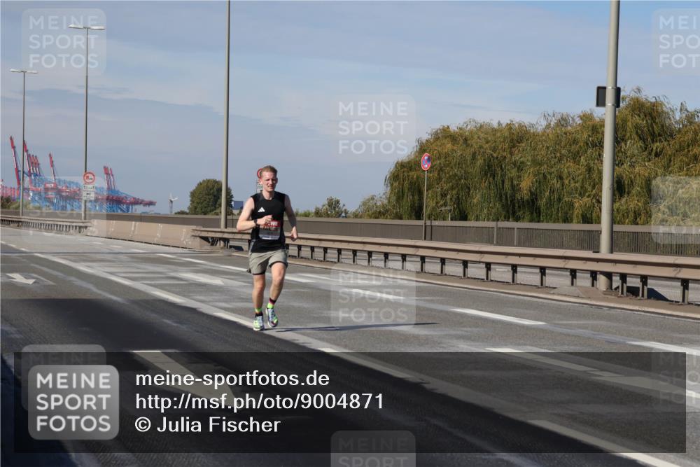 03.10.2025 - Köhlbrandbrückenlauf Julia Fischer http://msf.ph/oto/9004871 03.10.2025 12:36:14 Position 3  meine-sportfotos.de