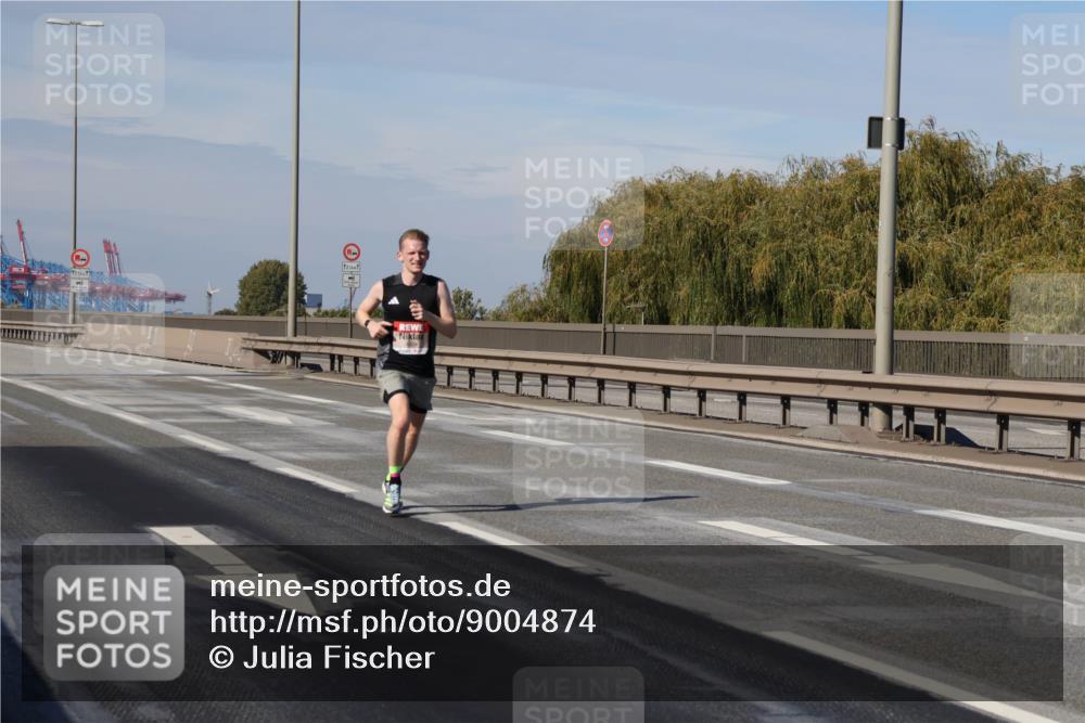 03.10.2025 - Köhlbrandbrückenlauf Julia Fischer http://msf.ph/oto/9004874 03.10.2025 12:36:14 Position 3 12, 5, 12, 5 meine-sportfotos.de