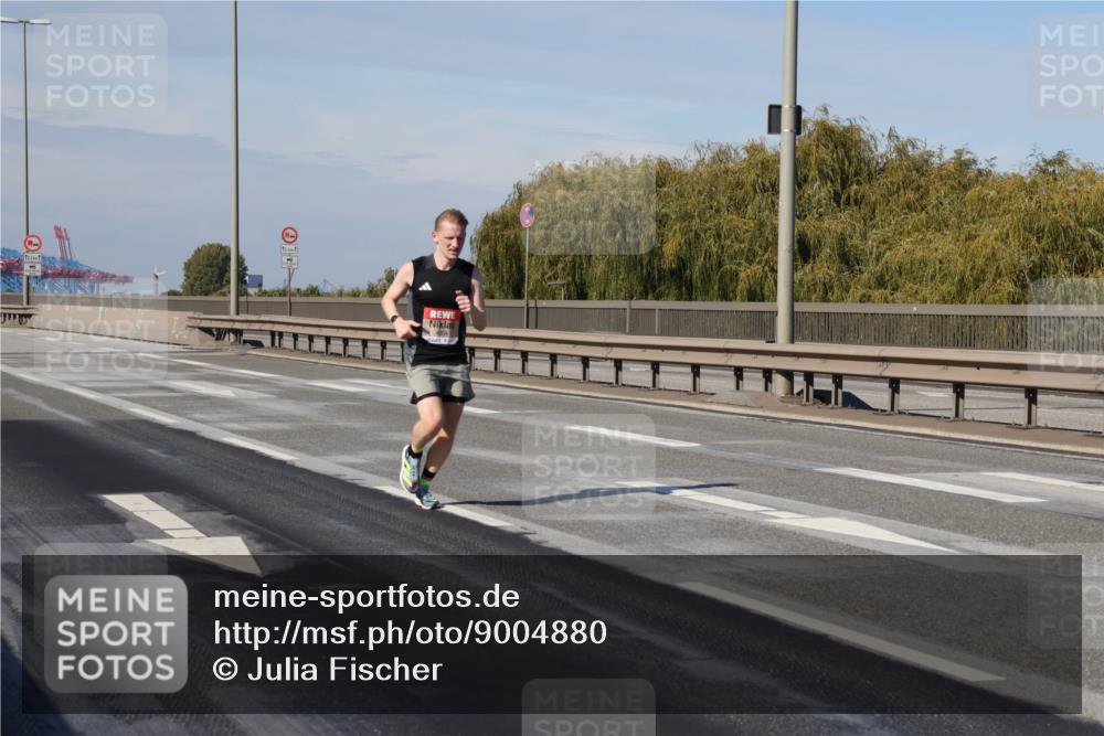 03.10.2025 - Köhlbrandbrückenlauf Julia Fischer http://msf.ph/oto/9004880 03.10.2025 12:36:15 Position 3 12, 5, 1, 125, 1, 4004 meine-sportfotos.de