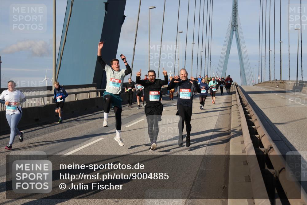 03.10.2025 - Köhlbrandbrückenlauf Julia Fischer http://msf.ph/oto/9004885 03.10.2025 09:50:29 Position 2 1, 1588 meine-sportfotos.de