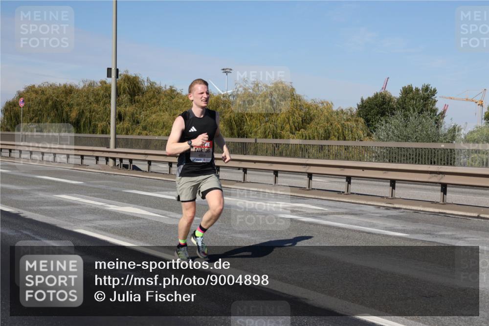 03.10.2025 - Köhlbrandbrückenlauf Julia Fischer http://msf.ph/oto/9004898 03.10.2025 12:36:17 Position 3 4004 meine-sportfotos.de