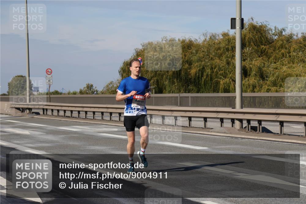 03.10.2025 - Köhlbrandbrückenlauf Julia Fischer http://msf.ph/oto/9004911 03.10.2025 12:36:30 Position 3 1251, 4033 meine-sportfotos.de