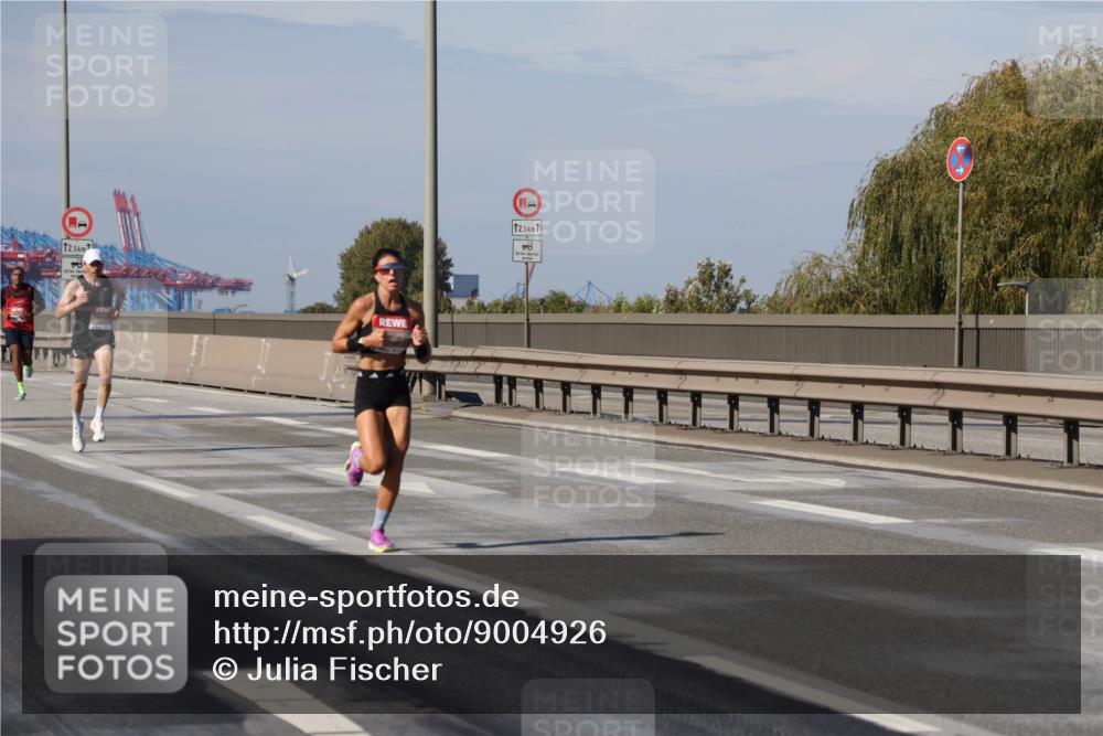03.10.2025 - Köhlbrandbrückenlauf Julia Fischer http://msf.ph/oto/9004926 03.10.2025 12:36:40 Position 3 12, 5, 12, 5, 58 meine-sportfotos.de