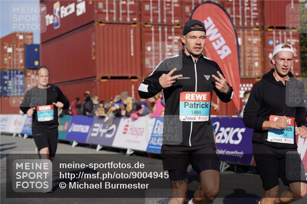 03.10.2025 - Köhlbrandbrückenlauf Michael Burmester http://msf.ph/oto/9004945 03.10.2025 10:07:33 Ziel 1014, 1363, 1377, 1378, 1532, 1764, 1774, 1886, 2807, 2990, 3250, 3497 meine-sportfotos.de