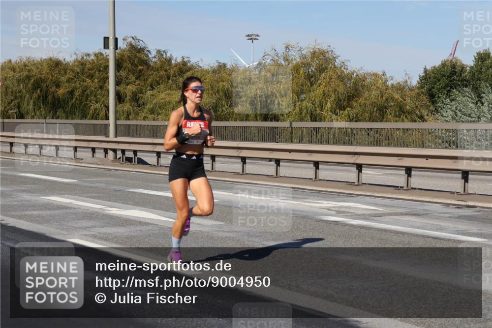03.10.2025 - Köhlbrandbrückenlauf Julia Fischer http://msf.ph/oto/9004950 03.10.2025 12:36:44 Position 3  meine-sportfotos.de