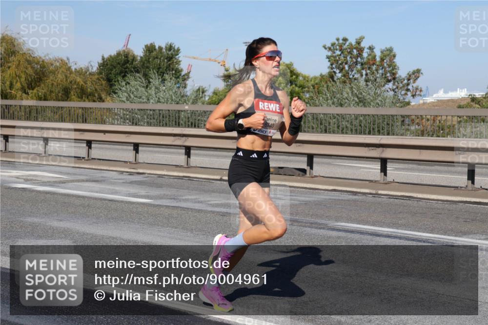 03.10.2025 - Köhlbrandbrückenlauf Julia Fischer http://msf.ph/oto/9004961 03.10.2025 12:36:45 Position 3 6740 meine-sportfotos.de