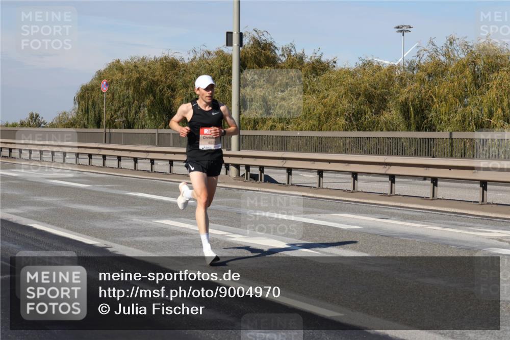 03.10.2025 - Köhlbrandbrückenlauf Julia Fischer http://msf.ph/oto/9004970 03.10.2025 12:36:47 Position 3 402 meine-sportfotos.de