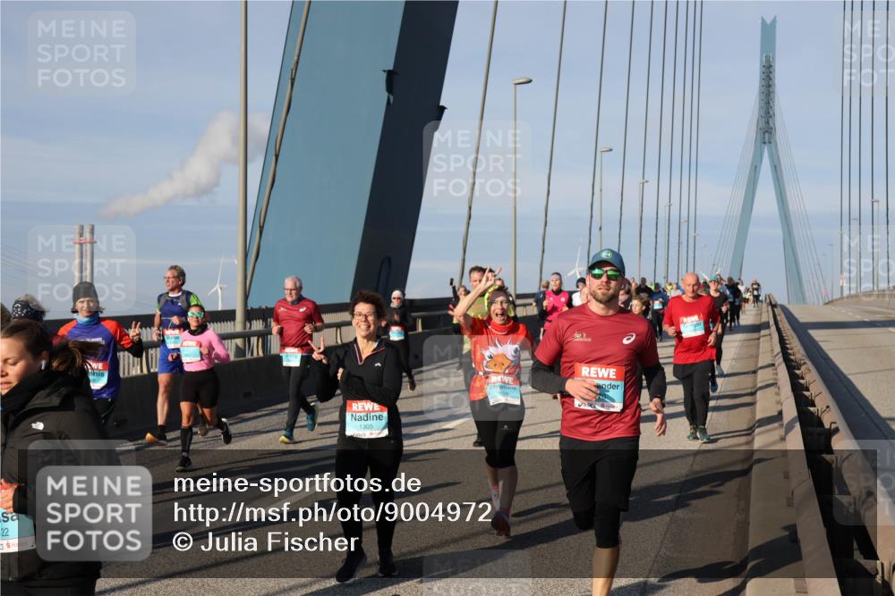 03.10.2025 - Köhlbrandbrückenlauf Julia Fischer http://msf.ph/oto/9004972 03.10.2025 09:50:41 Position 2 22, 1305 meine-sportfotos.de