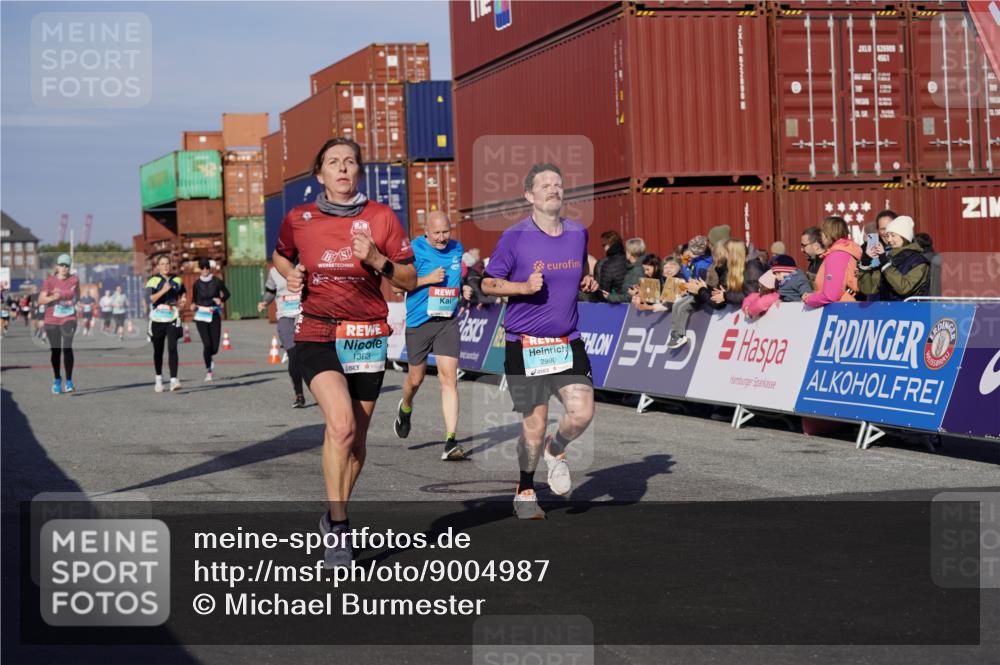03.10.2025 - Köhlbrandbrückenlauf Michael Burmester http://msf.ph/oto/9004987 03.10.2025 10:07:35 Ziel 1014, 1363, 1377, 1378, 1384, 1532, 1764, 1774, 1886, 2807, 2814, 2990, 3250, 3497 meine-sportfotos.de