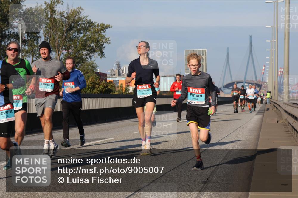 03.10.2025 - Köhlbrandbrückenlauf Luisa Fischer http://msf.ph/oto/9005007 03.10.2025 10:46:40 Position 3 3464, 1237, 1087, 2997 meine-sportfotos.de