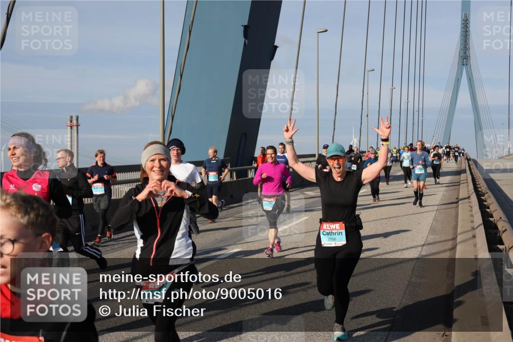 03.10.2025 - Köhlbrandbrückenlauf Julia Fischer http://msf.ph/oto/9005016 03.10.2025 09:50:46 Position 2 2006 meine-sportfotos.de