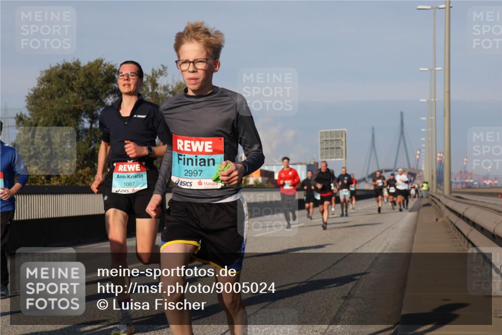 03.10.2025 - Köhlbrandbrückenlauf Luisa Fischer http://msf.ph/oto/9005024 03.10.2025 10:46:42 Position 3 1087, 2997 meine-sportfotos.de
