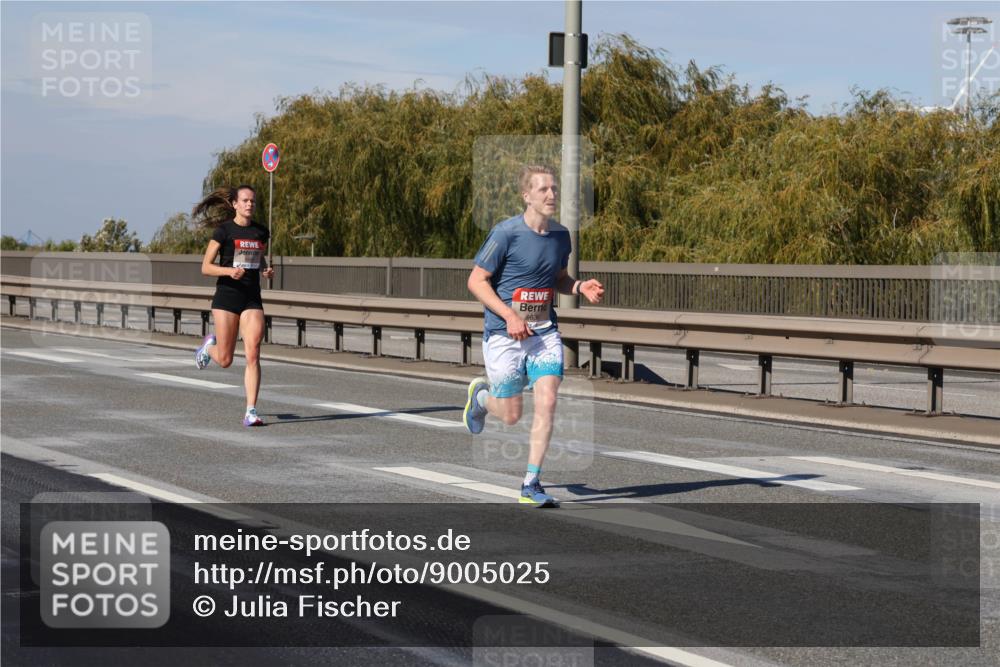03.10.2025 - Köhlbrandbrückenlauf Julia Fischer http://msf.ph/oto/9005025 03.10.2025 12:36:57 Position 3 6638 meine-sportfotos.de