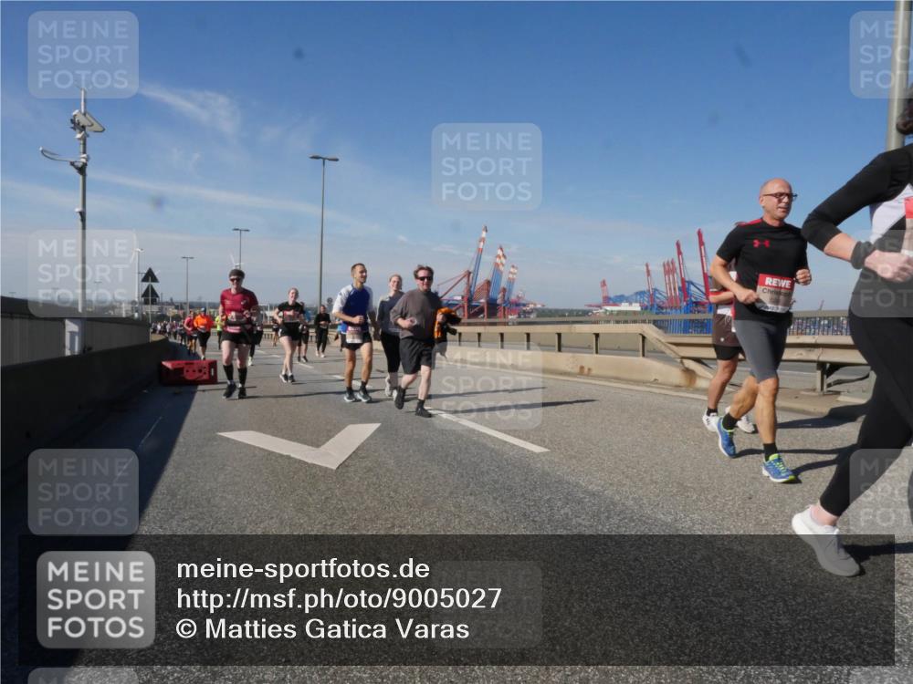 03.10.2025 - Köhlbrandbrückenlauf Matties Gatica Varas http://msf.ph/oto/9005027 03.10.2025 12:59:11 Position 2  meine-sportfotos.de