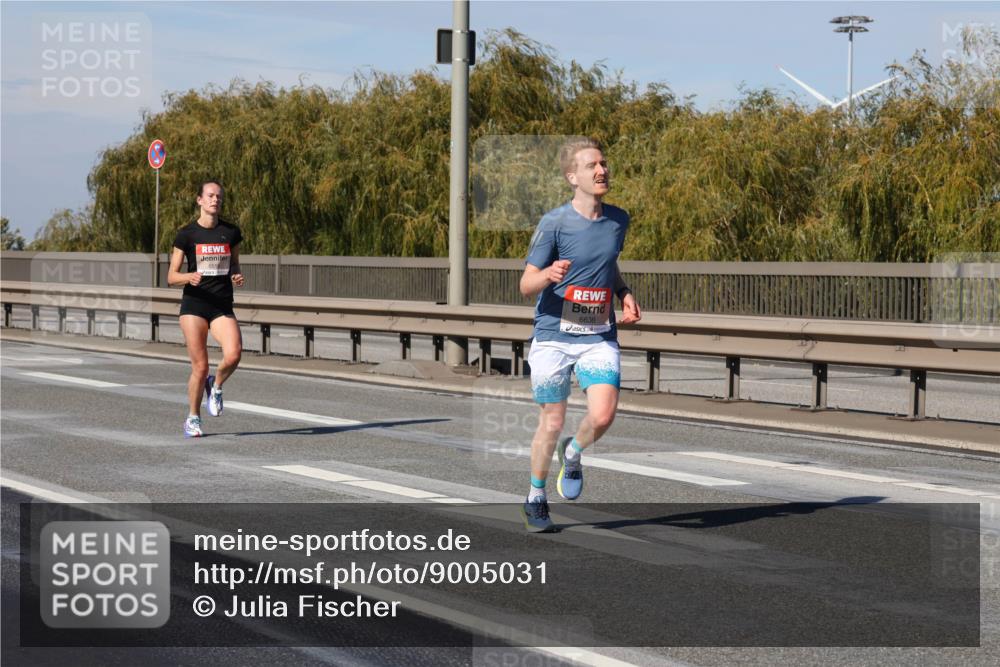 03.10.2025 - Köhlbrandbrückenlauf Julia Fischer http://msf.ph/oto/9005031 03.10.2025 12:36:57 Position 3 6638 meine-sportfotos.de