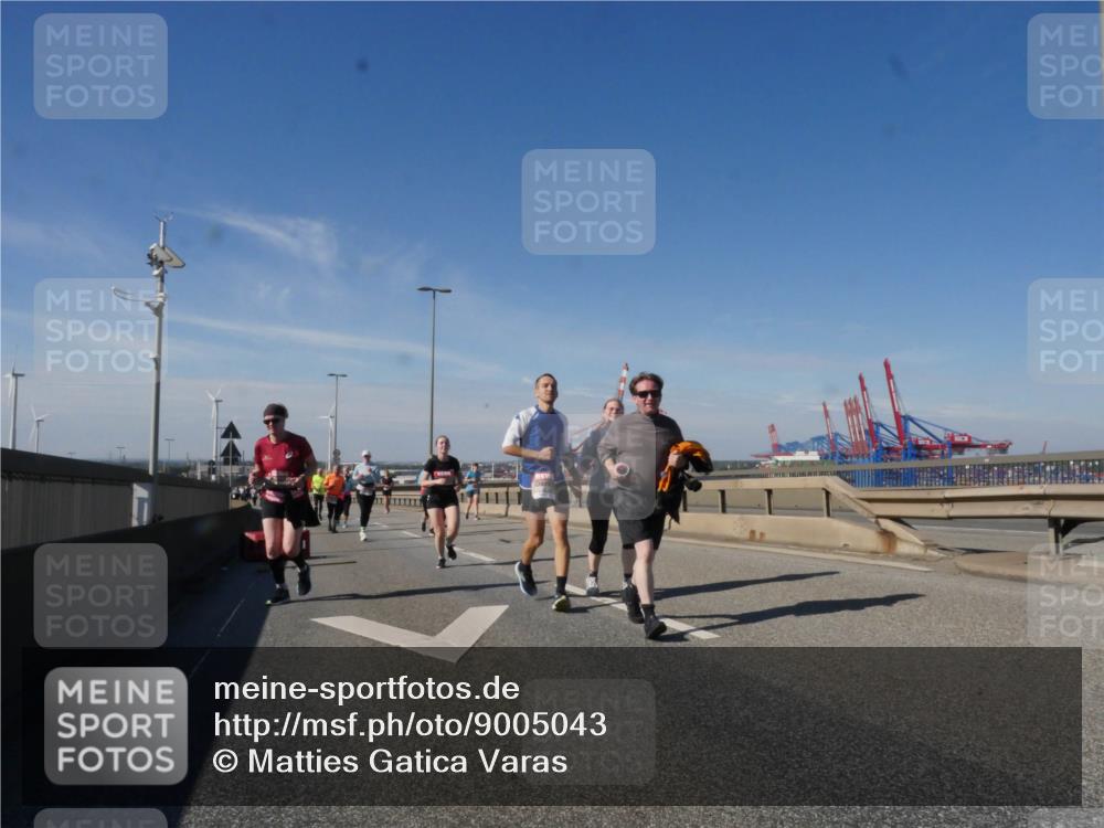 03.10.2025 - Köhlbrandbrückenlauf Matties Gatica Varas http://msf.ph/oto/9005043 03.10.2025 12:59:12 Position 2  meine-sportfotos.de